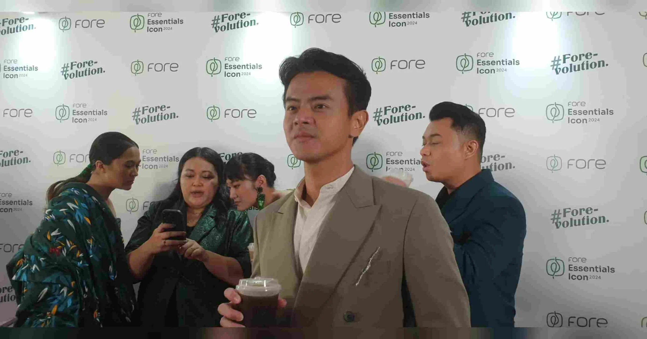 Ternyata Ini yang Diminum Dion Wiyoko Sebagai Mood Booster