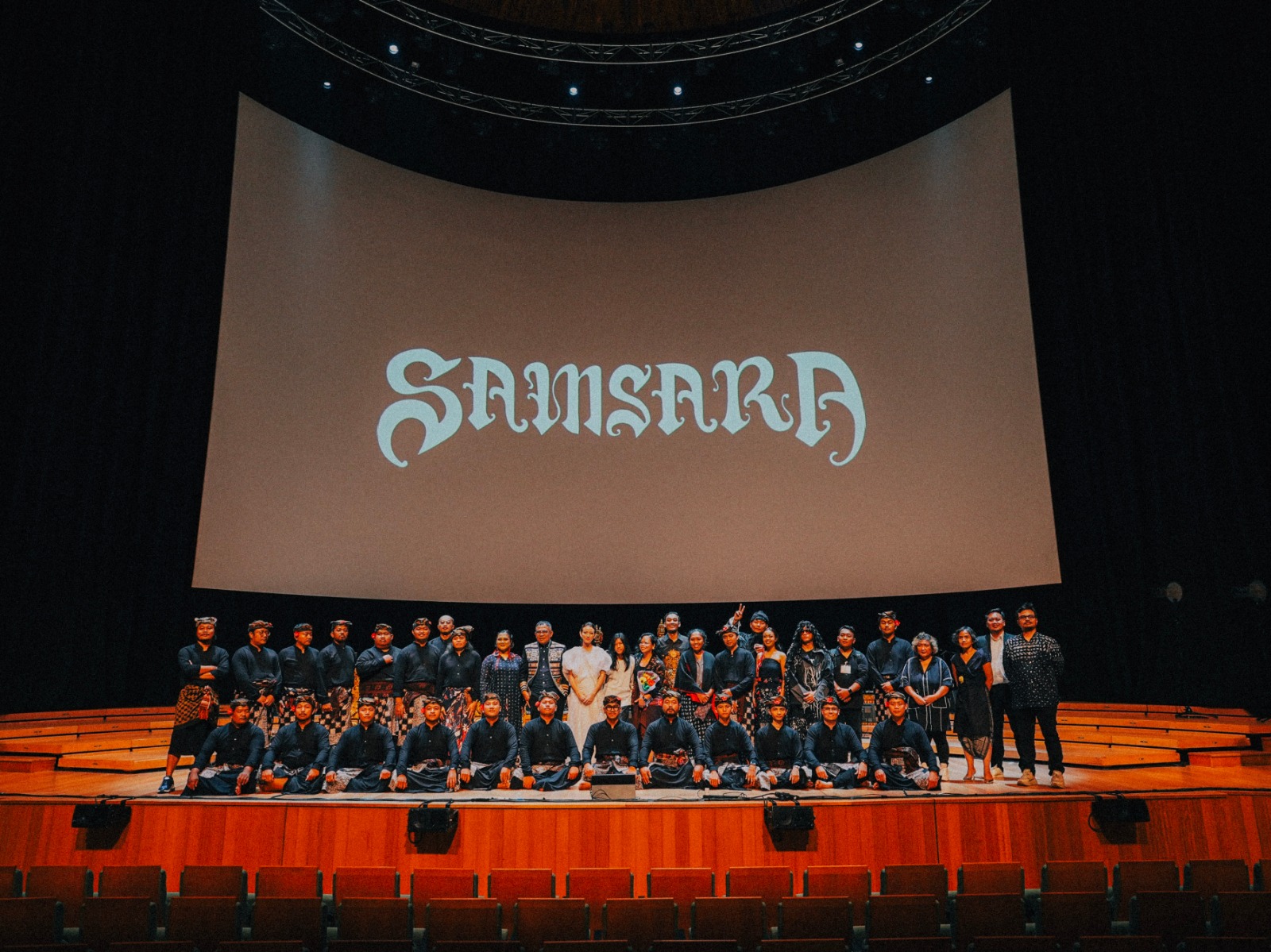 Pertunjukan Samsara, film bisu hitam putih karya Garin Nugroho. (Foto: Dok.  Iman Brain)
