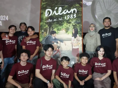 TUAI PRO KONTRA: Para pemain Film Dilan 1983: Wo Ai Ni. (Foto: Bayu/Nyata)