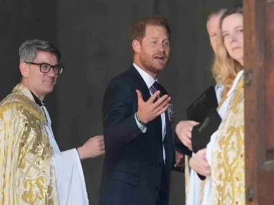 KE LONDON: Pangeran Harry saat menghadiri acara kebaktian perayaan ulang tahun Invictus Games ke-10 di Katedral St Paul pada Rabu (8/5). Foto: Getty Images/DailyMail