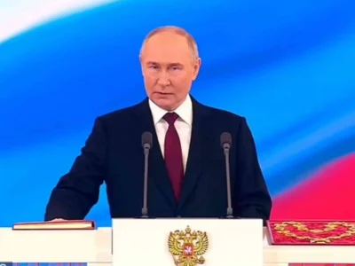Vladimir Putin saat berpidato usai dilantik sebagai Presiden Rusia terpilih kelima kalinya. (Foto: Reuters)