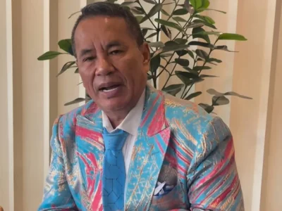 MERASA GANJIL: Hotman Paris pertanyakan press release Polda Jawa Barat soal 2 DPO Vina Cirebon yang dihilangkan. (Foto: Instagram/hotmanparisofficial)