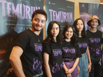 Brian Domani bersama para pemain film Temurun. (Foto: Agnes/Nyata)
