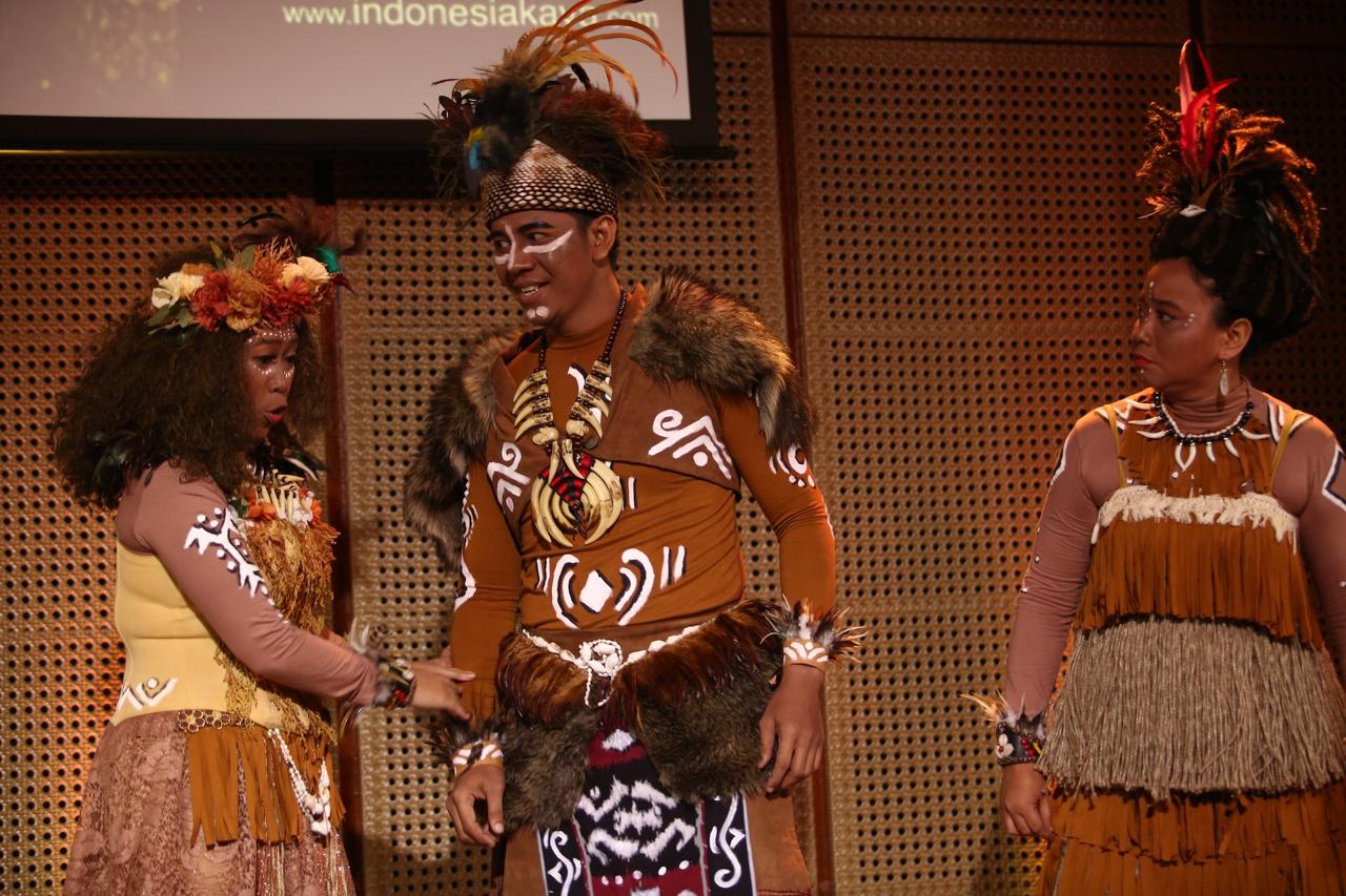 Pagelaran Teater Koma yang menampilkan Matahari Papua. (Foto: Naomi/Nyata) 
