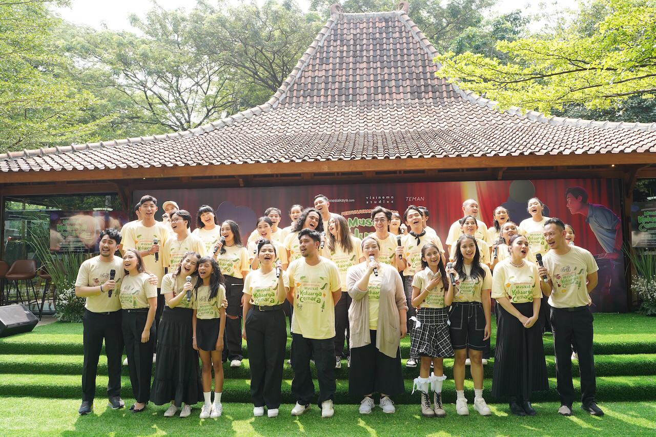 Tim Pertunjukan teater Musikal Keluarga Cemara. (Foto: Naomi/Nyata)