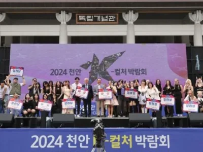 Para peserta penerima hadiah di K-Pop World Audition, puncak dari Cheonan K-Culture Expo yang diadakan di Cheonan, Provinsi Chungcheong Selatan. (Foto: The Korea Times)