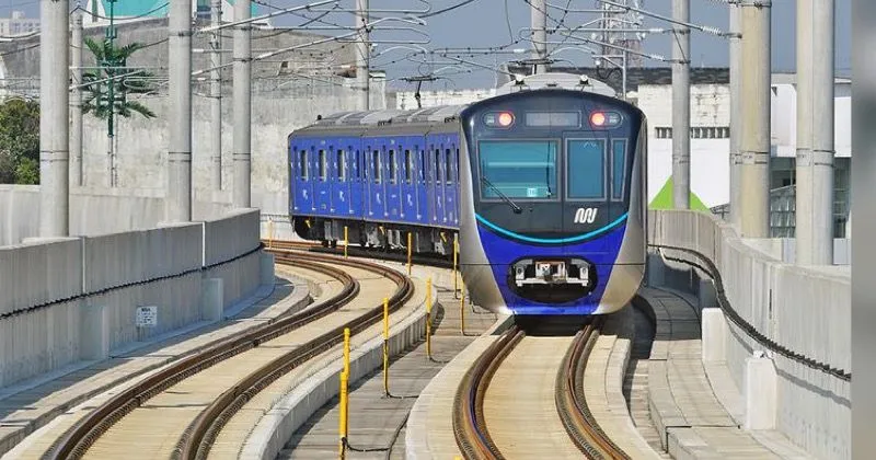 Operasional MRT Jakarta Diberhentikan Sementara Imbas Crane Jatuh