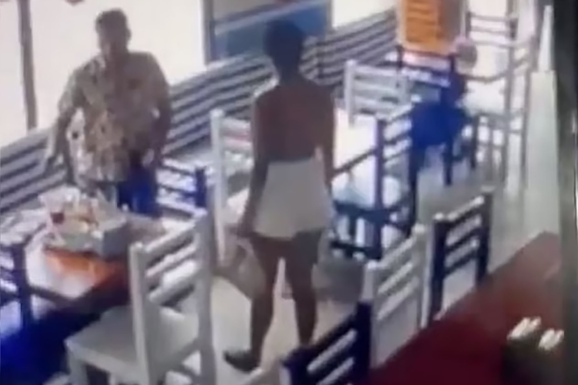 TEREKAM CCTV: Kejadian Landy Parraga ditembak mati oleh pria tak dikenal. (Foto: Getty Images/NYP)