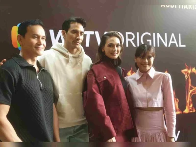 PEMERAN MAIN API: Marcelino Lefrand, Darius Sinathrya, Luna Maya, dan Audi Marissa. (Foto: Agnes/Nyata)
