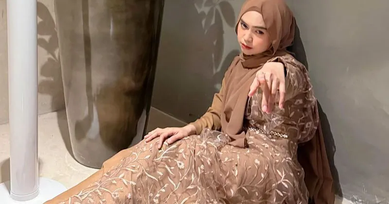 Tangis Ria Ricis, Ungkap Momen Terberat dalam Hidupnya