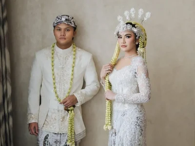 SAH: Rizky Febian dan Mahalini resmi menjadi suami istri. (Foto: Dok. AXIOO Bridestory)