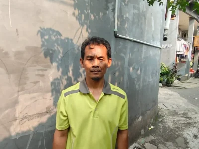 ANAK ALAMI PERUNDUNGAN: Sutrisno, pemilik toren air yang didalamnya ditemukan mayat. (Foto: Irfan/Nyata)