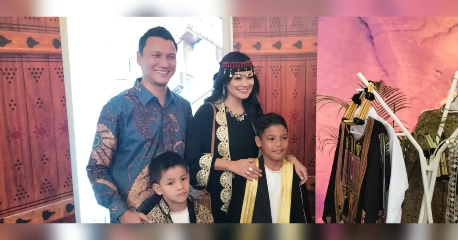 Titi Kamal Cerita Keseruan Umrah dan Wisata di Arab Saudi