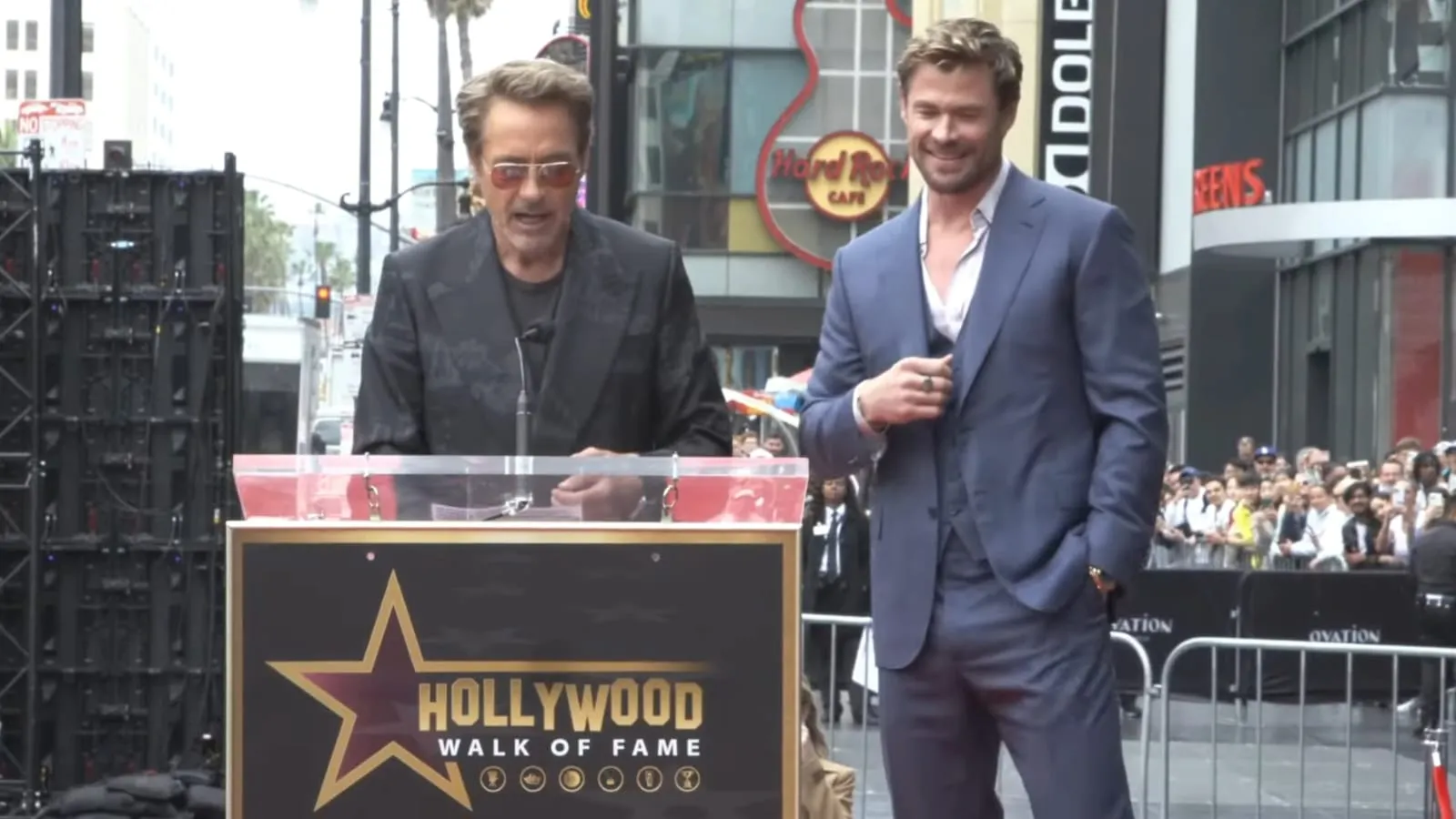 Raih Bintang Hollywood Walk Of Fame, Chris Hemsworth Digoda Pemain Avengers