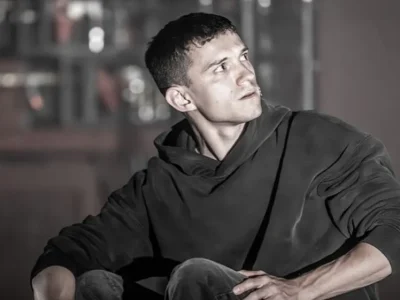 Tom Holland dipuji tapi juga dikritik saat perankan Romeo. Foto: Dok. Instagram @romeojulietldn