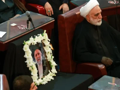 Penyebab kecelakaan helikopter Presiden Iran Ebrahim Raisi bukan karena ditembak. Foto: Dok. X @khamenei_ir