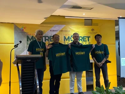 Komunitas Disabilitas Berkarya bersama Konjen Australia di Surabaya membuka pelatihan fotografi bertajuk 'Teman Tuli Motret Suroboyo'. (Foto: Padnya/Nyata)