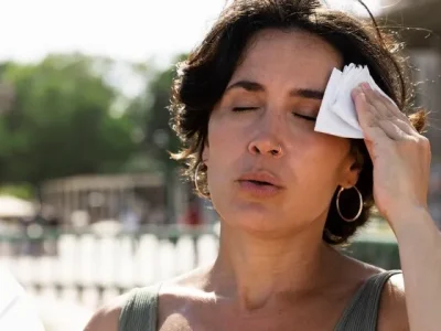 Ilustrasi cara mencegah heat stroke atau sengatan panas menyerang seseorang. Foto : Freepik