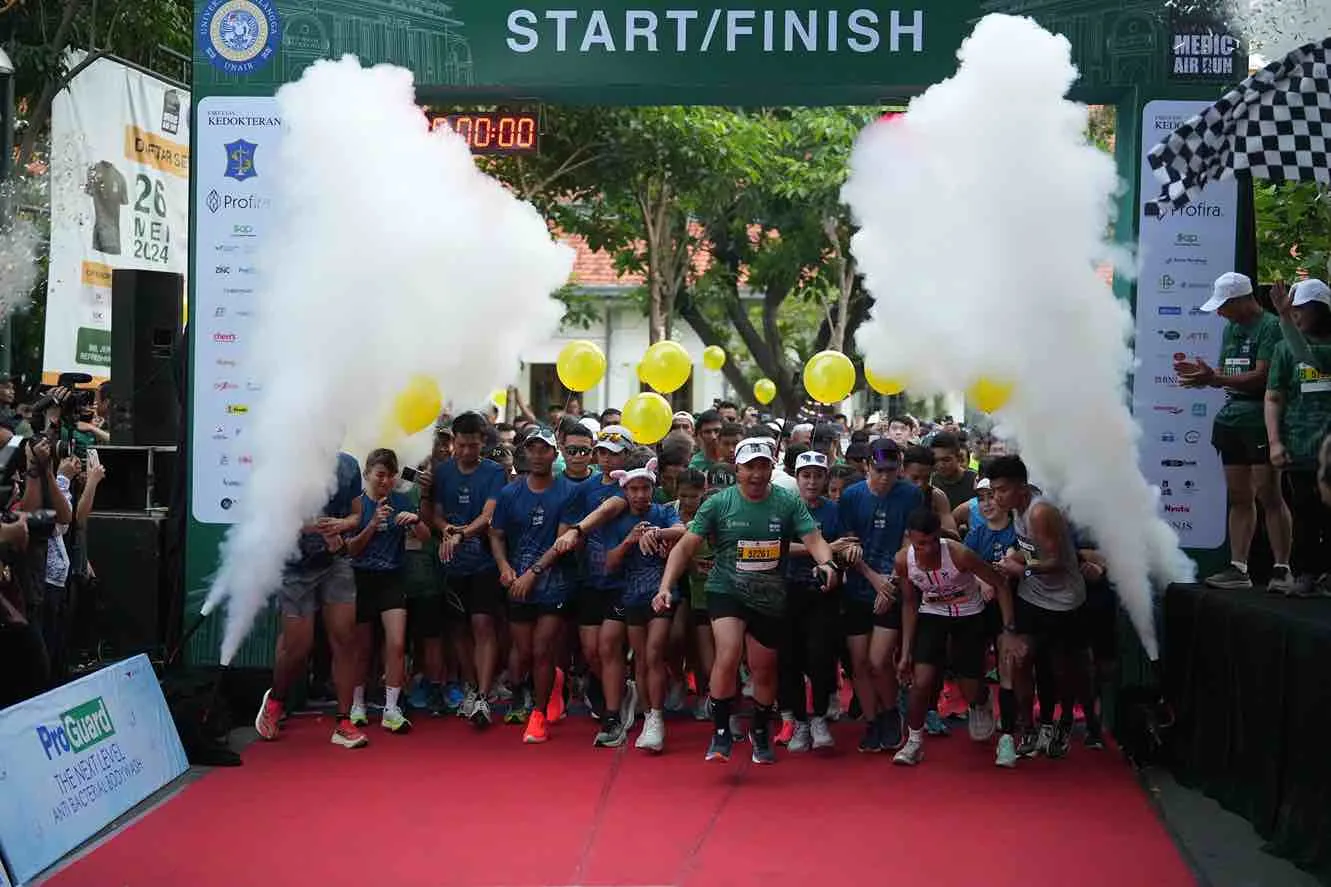Ribuan Masyarakat Meriahkan Surabaya Medic Air Run 2024