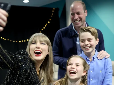 Pangeran William bersama dengan dua anaknya berfoto bersama Taylor Swift. Foto: Dok. X @KensingtonRoyal