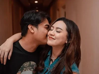 DIISUKAN NIKAH SIRI: Potret kemesraan Happy Asmara dan Gilga Sahid. Foto : Instagram/gilgasahidh
