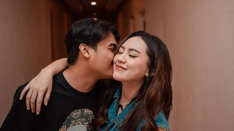Happy Asmara Bantah Nikah Siri dengan Gilga Sahid