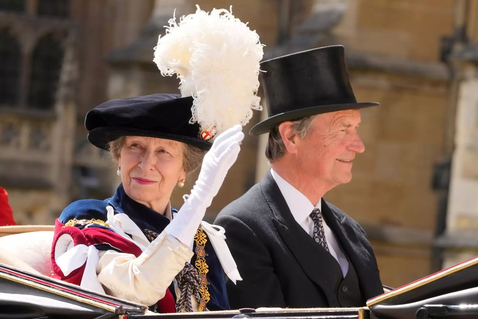 Putri Anne dan Wakil Laksamana Sir Timothy Laurence usai menghadiri upacara Order of the Garter di Kastil Windsor, pada 17 Juni 2024. (Foto: Getty/Kirsty Wigglesworth)