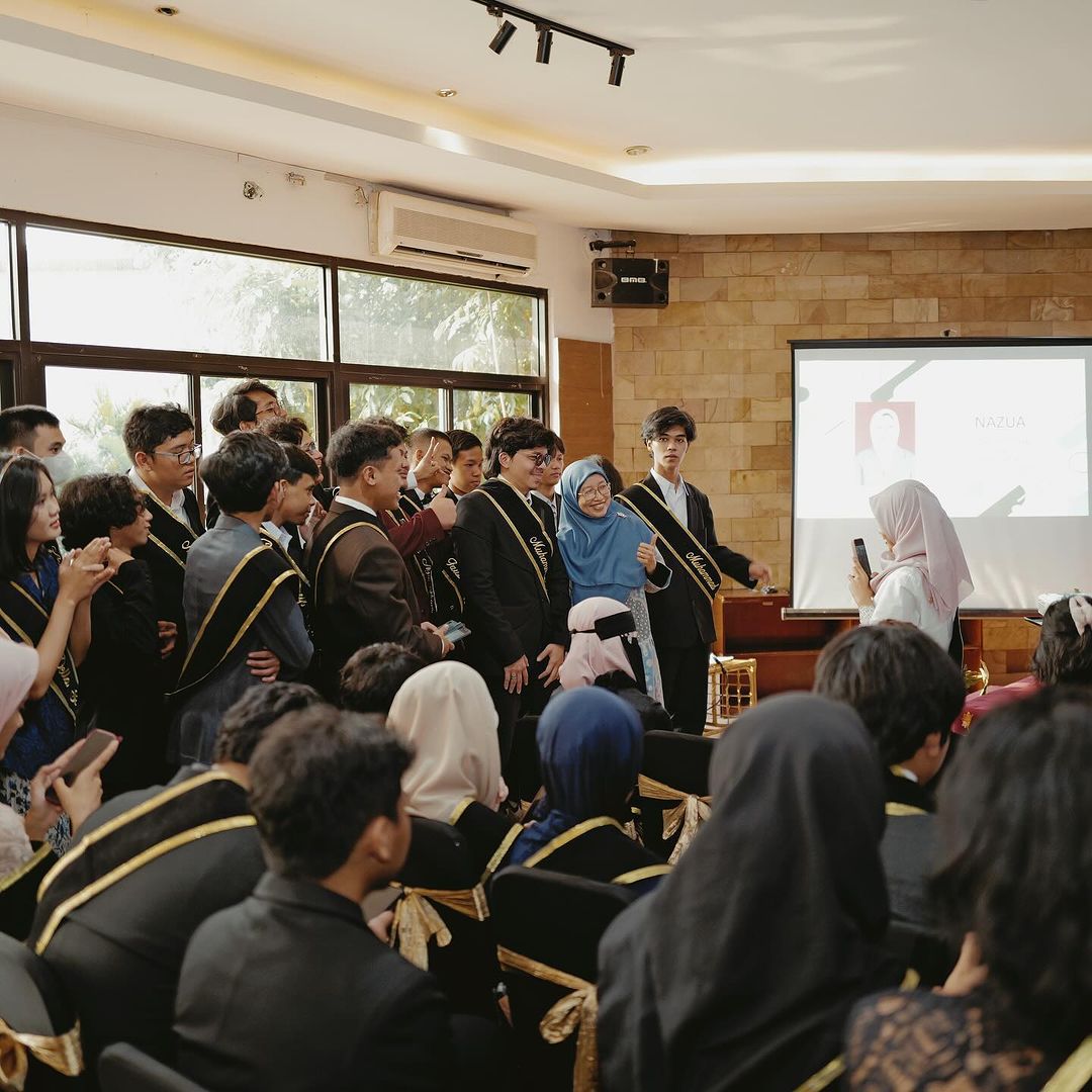 Atta Halilintar akhirnya resmi berijazah SMA di usianya yang kini 29 tahun. (Foto: Instagram/attahalilintar)
