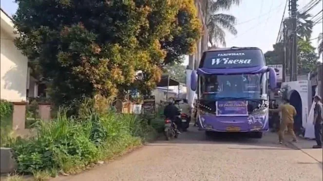 Ganggu Ujian Sekolah, Guru di Depok Hadang Bus Telolet yang Melintas