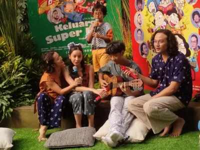 Film Keluarga Super Irit yang dibintangi Dwi Sasono sekeluarga, akan hadir di layar lebar. (Foto: Bayu/Nyata)