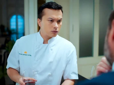 Nicholas Saputra membintangi serial drama The Secret Ingredient. (Foto: Viu)