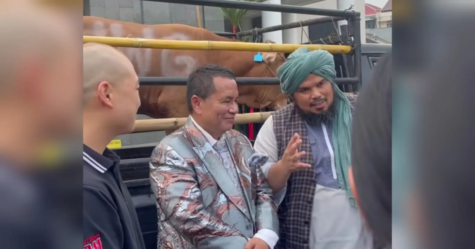 Meski Non Muslim, Hotman Paris Rutin Berkurban Setiap Tahun