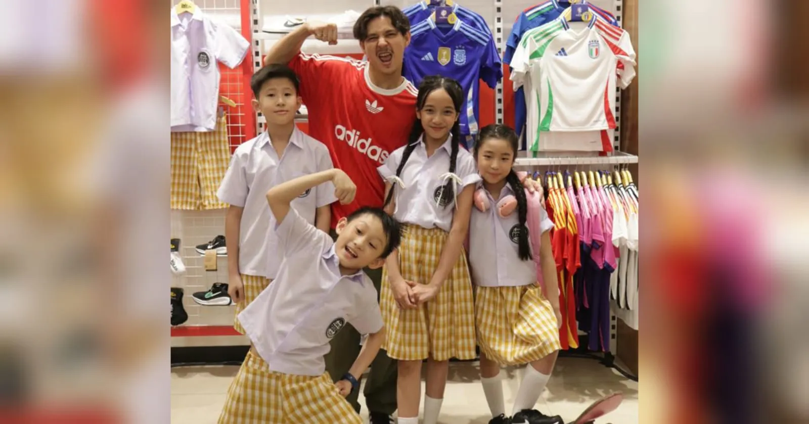 Cara Marcell Darwin Persiapkan Anak Masuk Sekolah
