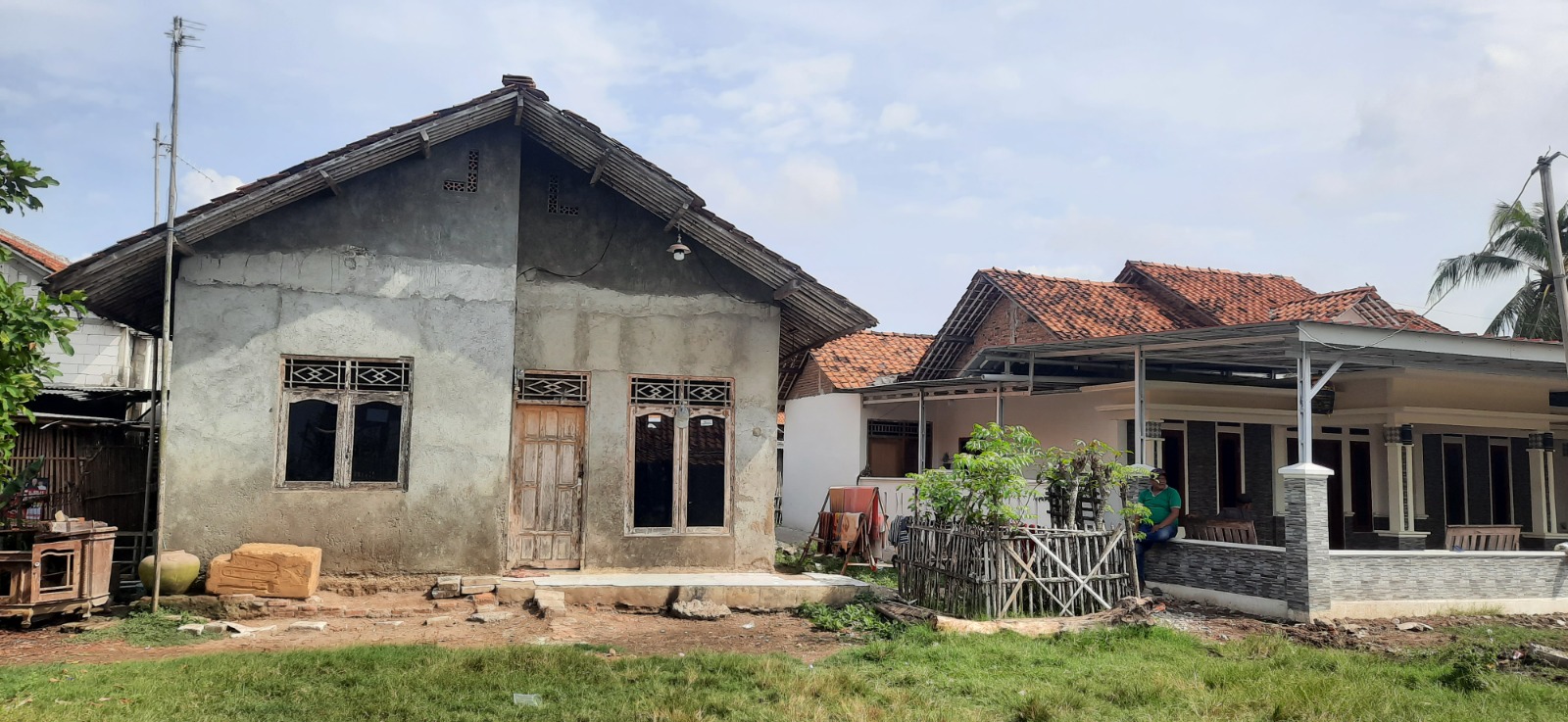 Rumah tersangka, ibu muda yang viral cabuli anak kandungnya. (Foto: Dok. Pri)