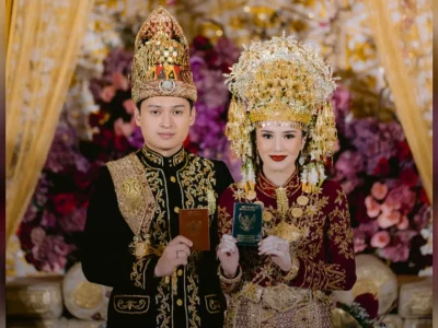 Beby Tsabina Resmi Dinikahi Rizki Natakusumah. (Foto: Dok. Bridestory)