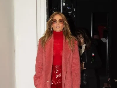 Jennifer Lopez batalkan tur konser di tengah isu keretakan rumah tangga. Foto : Instagram/jlo