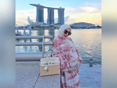 Syahrini dan Reino terlihat menikmati kulineran di Singapura melalui story Instagram