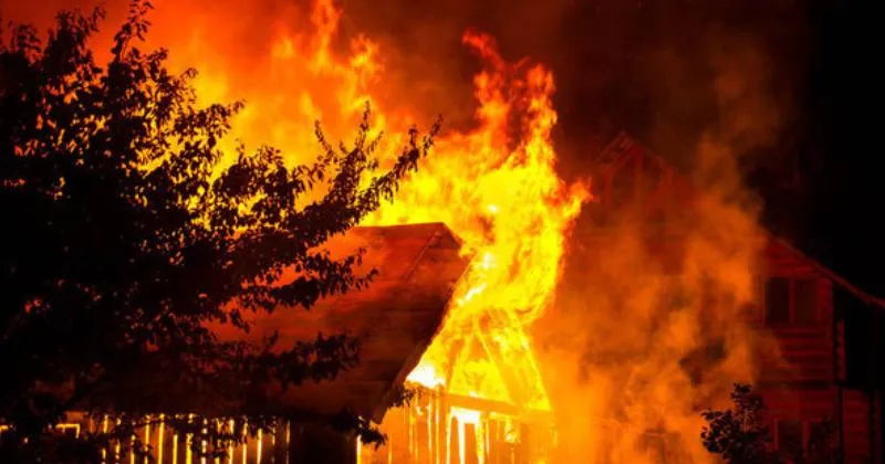 Rumah Wartawan di Karo Dibakar, 4 Orang Ditemukan Tewas