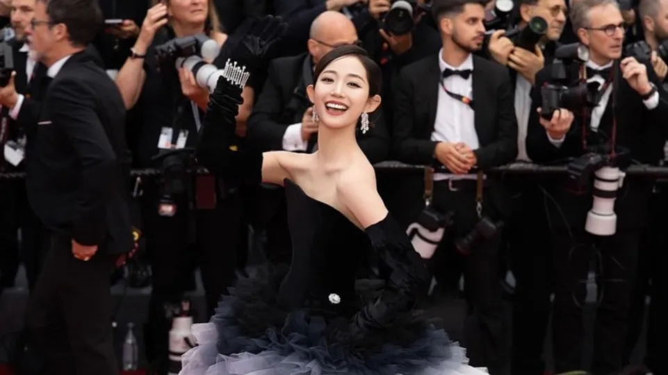Bukan Selebriti, Sosok Ini Sukses Curi Perhatian Di Festival Film Cannes