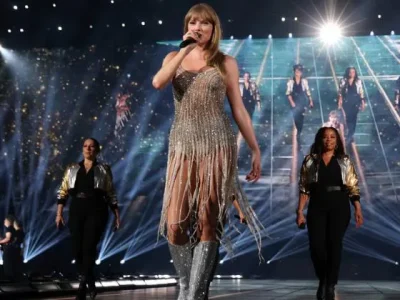 Taylor Swift mengumumkan akhir dari Eras Tour di konser turnya yang ke-100 di Liverpool, Inggris. (Foto: Gettyimages/Pinterest)