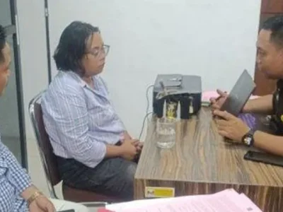IJAZAH PALSU: MOG saat diperiksa di Kejari Tanjungbalai, Sumatera Utara, Jumat (31/5/2024). (Foto: Tribun Medan)