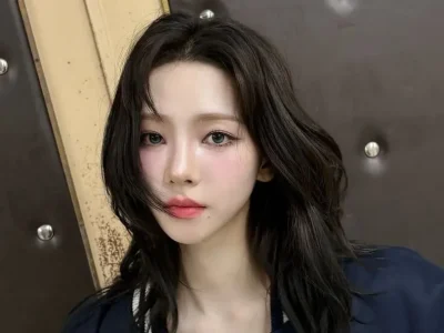 Karina aespa ternyata hampir jadi pramugari sebelum debut idol. Foto: Dok. Instagram @katarinabluu