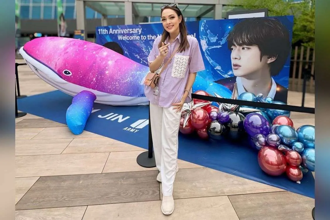 Reisa Broto Asmoro dan Jin BTS Pelukan, ARMY: Iri Berat!