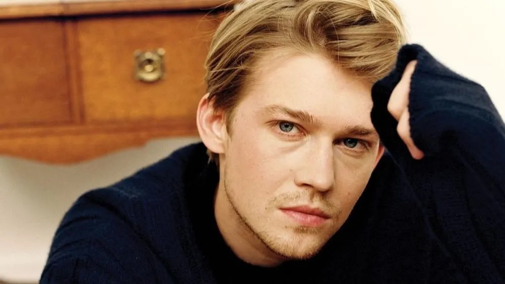Joe Alwyn Ungkap Perasaan Putus Dari Taylor Swift