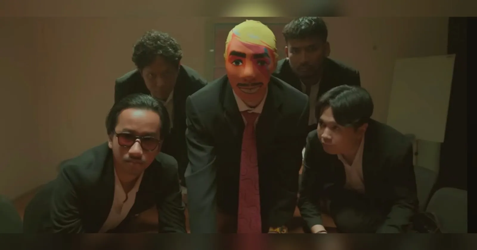 Feast Kritik Politik Melalui Video Musik