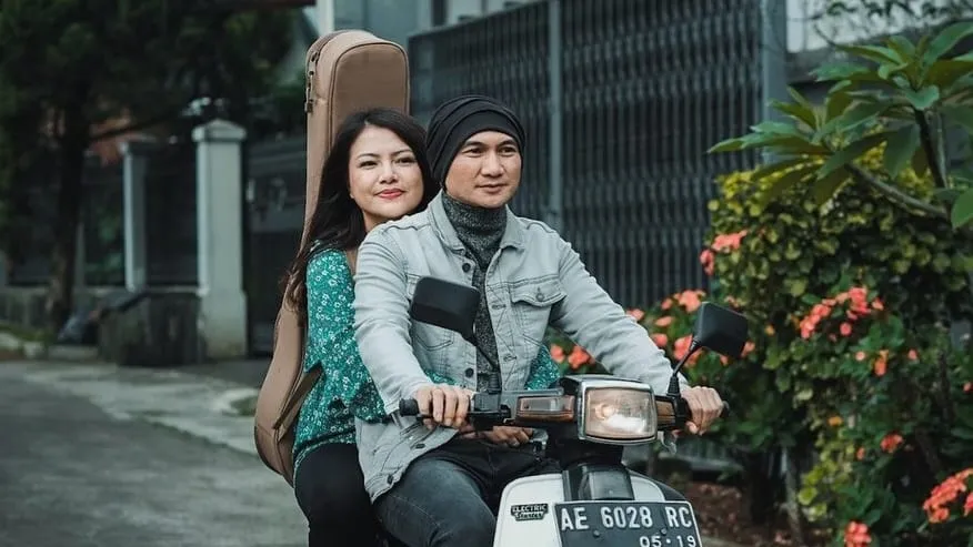 Digosipkan Selingkuh, Anji Pamer Masih Akur Dengan Wina
