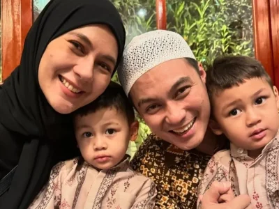 Baim Wong bersama dengan Paula Verhoeven saat rayakan Idul Fitri. : Foto: Dok. Instagram @baimwong