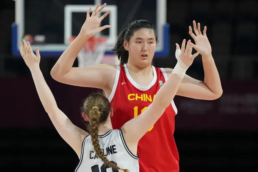 Viral The Next Yao Ming! Zhang Ziyu Pebasket Putri Tinggi 220 Cm