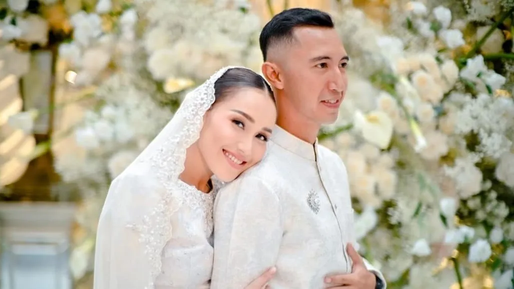 Sudah Lamaran, Ayu Ting Ting dan Lettu Fardhana Diisukan Putus