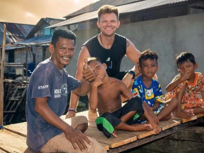 YouTuber Denmark bangun jembatan di Wakatobi hasil AdSense. Kini ingin bangun masjid di Kampung Sampela (Foto: instagram/thekristianhansen)